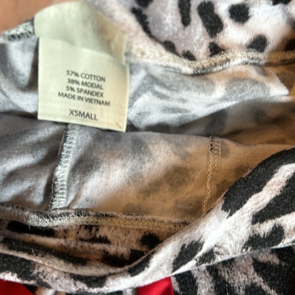 Soma Animal Print Long Sleeves and Pants Pajama Set Size XS Black and White - Picture 13 of 16